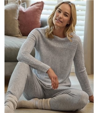 Kaschmir-Merino-Pullover mit Lochmuster und U-Boot-Ausschnitt