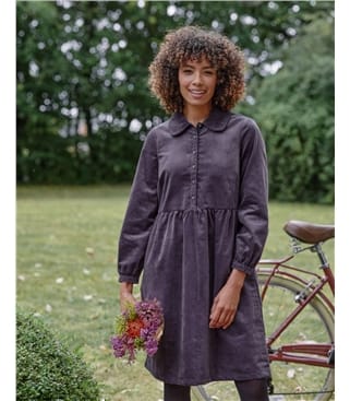 Cordkleid mit floralem Bubikragen