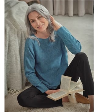 Kaschmir-Merino-Pullover mit Lochmuster und U-Boot-Ausschnitt