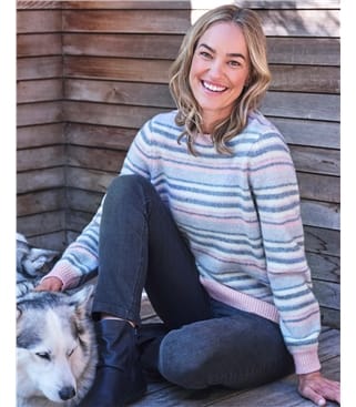 Weicher Pullover mit melierten Streifen