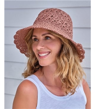 Chapeau de paille à bord festonné