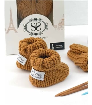 Sophie La Girafe: Mini Mittens & Booties Knitting Kit Set