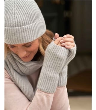 Ribbed Cashmere Wrist Warmers
