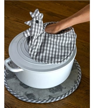 Hen Pot Pincher