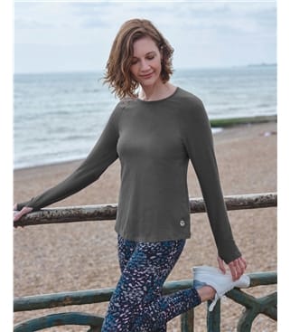 Passage Curved Hem Base Layer Top
