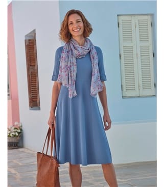Robe cintrée et évasée texturée