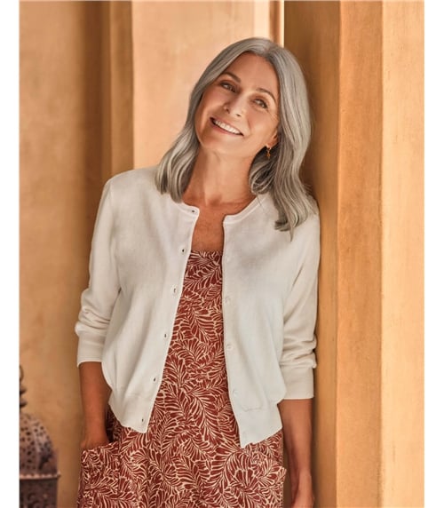 Kurz geschnittene Strickjacke mit 3/4-langen Ärmeln aus Seide und Baumwolle für Damen