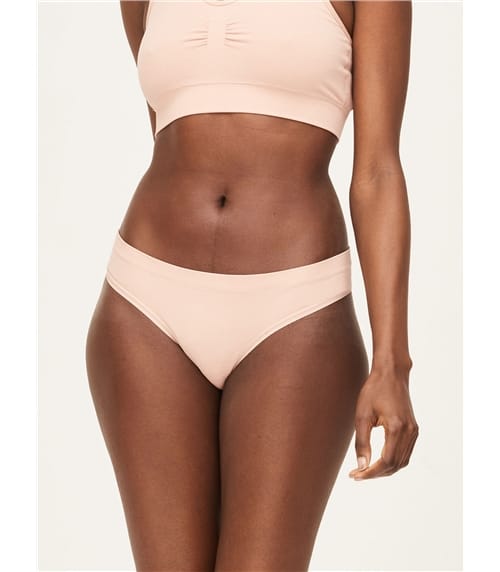 Recycled Nylon Seamless Thong