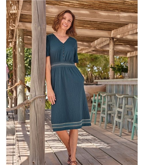 Jerseykleid mit Zierstickereien