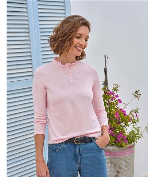 Oberteil mit Rüschenkragen und Knopfleiste