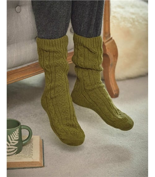 Damensocken aus Lammwolle mit Zopfmuster