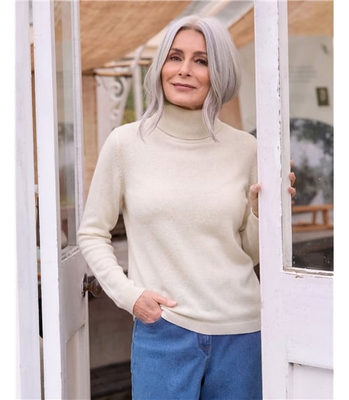 Cashmere and Merino Fitted Turtle Neck Knitted Sweater