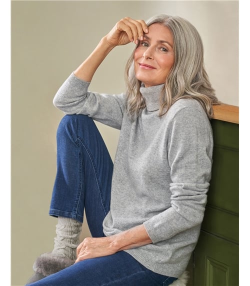 Cashmere and Merino Fitted Turtle Neck Knitted Sweater
