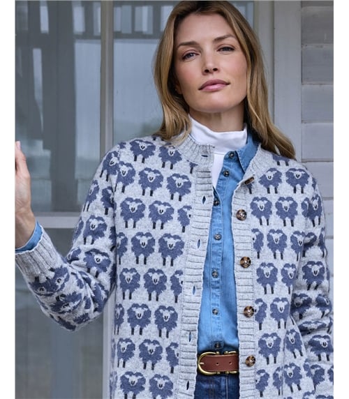 Strickjacke mit Schafmotiven