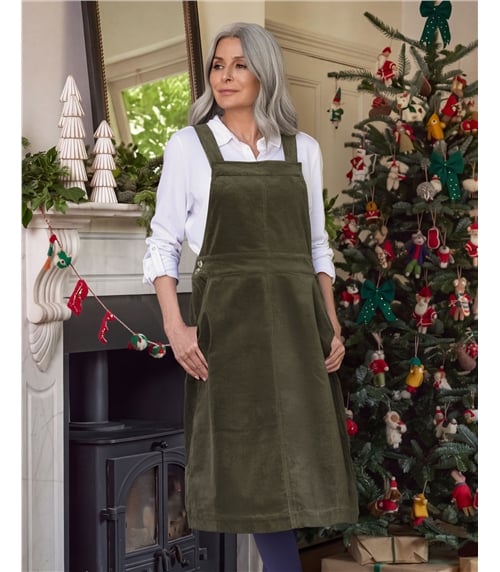 Latzkleid aus Cord
