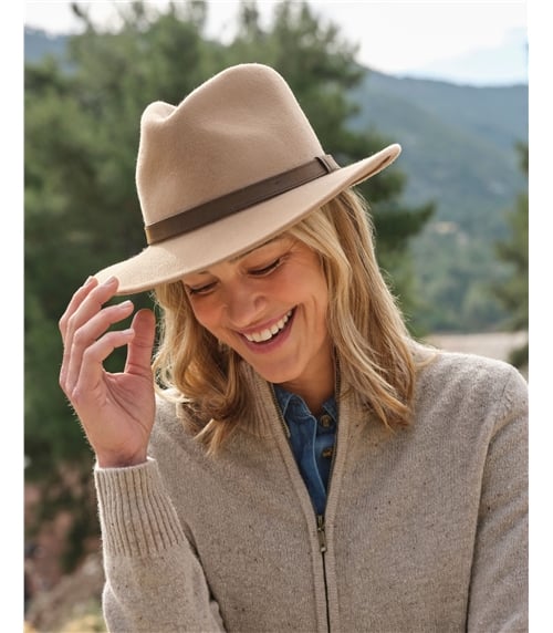 Plain Fedora