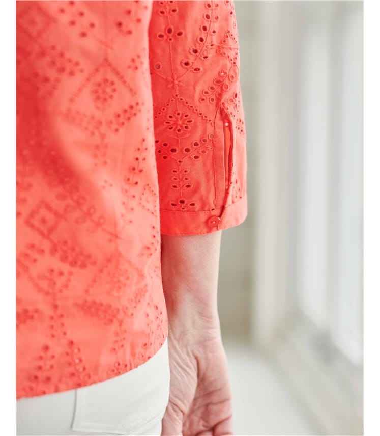 Broderie Button top