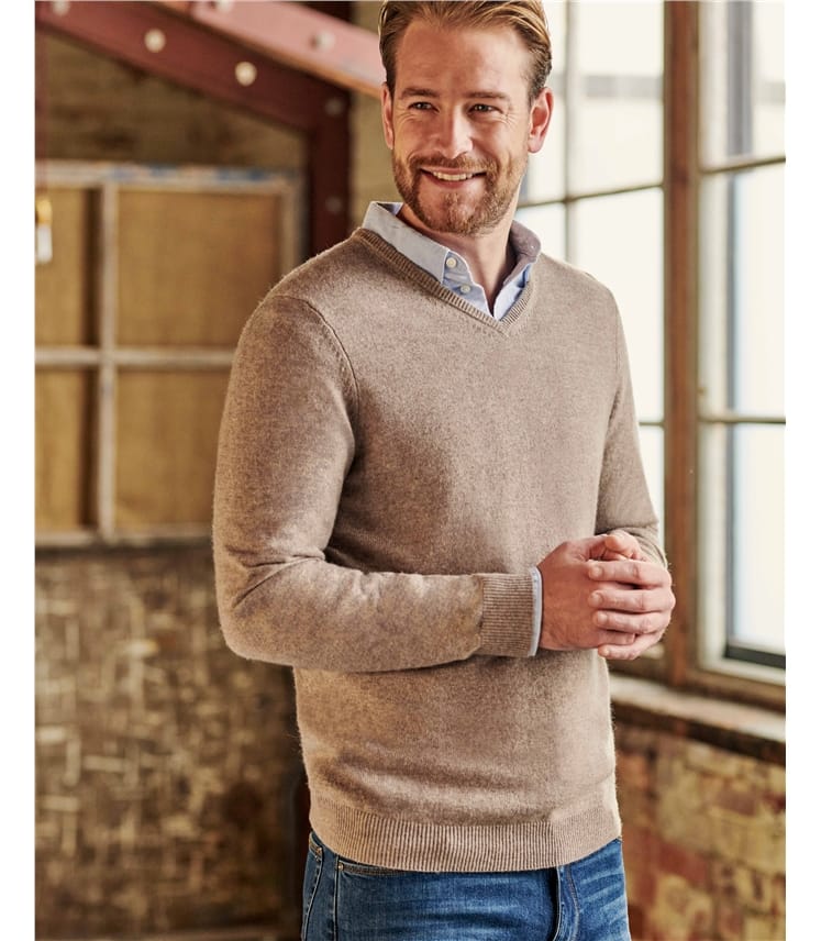 Prada Pullover mit V-Ausschnitt in Braun für Herren Herren Bekleidung Pullover und Strickware V-Ausschnitt Pullover 