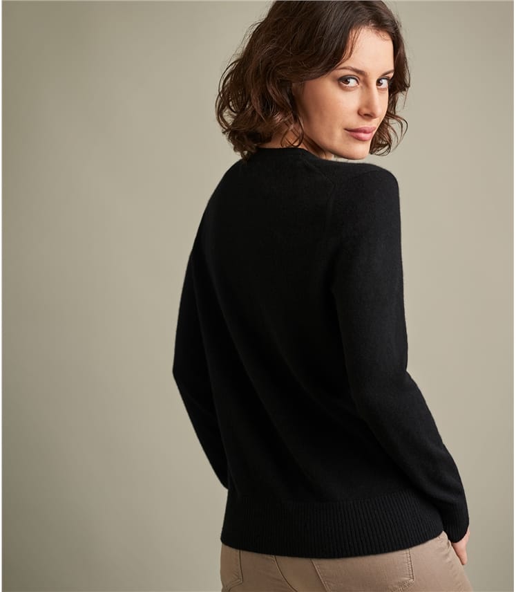 Black | Womens Pure Cashmere V Neck Sweater | WoolOvers US