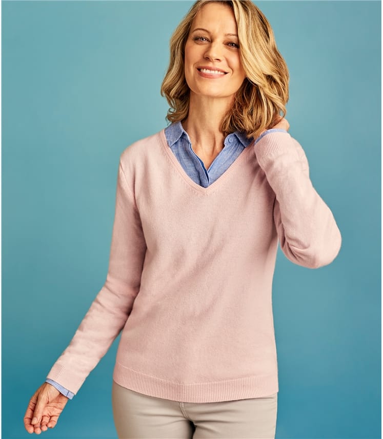 Pale Pink | Womens Cashmere & Merino V Neck Knitted Sweater | WoolOvers UK