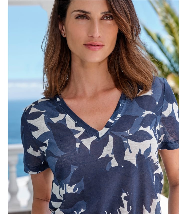 Overlay Floral Blue | Linen Jersey V Neck T-Shirt LWR48 | WoolOvers US