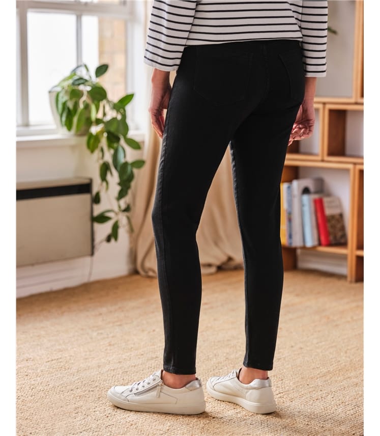 High-rise essential jegging
