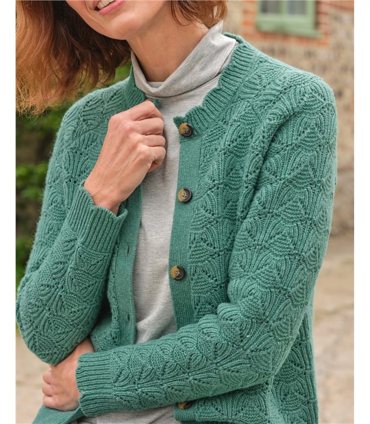 Rundhalsstrickjacke mit Lochmuster