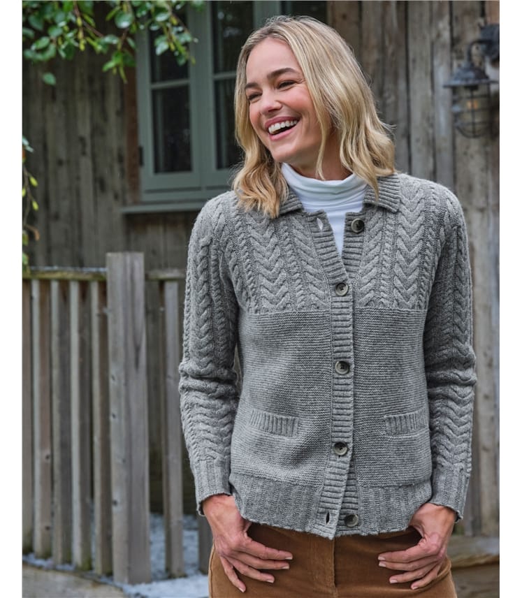 Strickjacke im Perlmuster mit Kragen