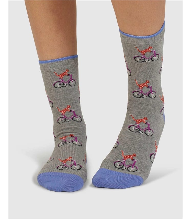 Socken aus Bio-Baumwolle, Katze mit Fahrrad – Dilloyn 