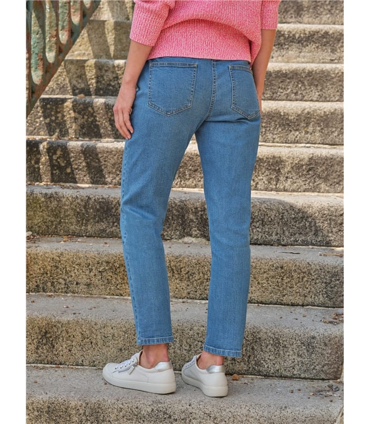 Stretch Easy Tapered Leg Jeans