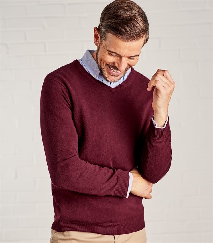 Plum | Mens Cashmere & Merino V Neck Knitted Sweater | WoolOvers UK