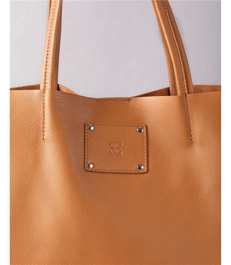 Tarn Leather Bucket Bag