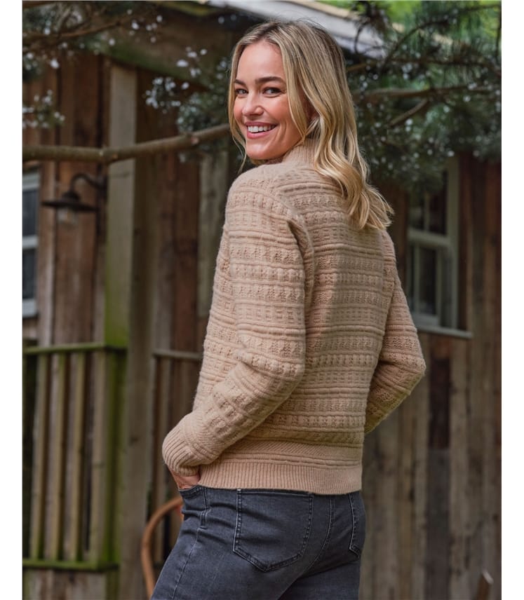 Texturierte Strickjacke mit Knopfleiste