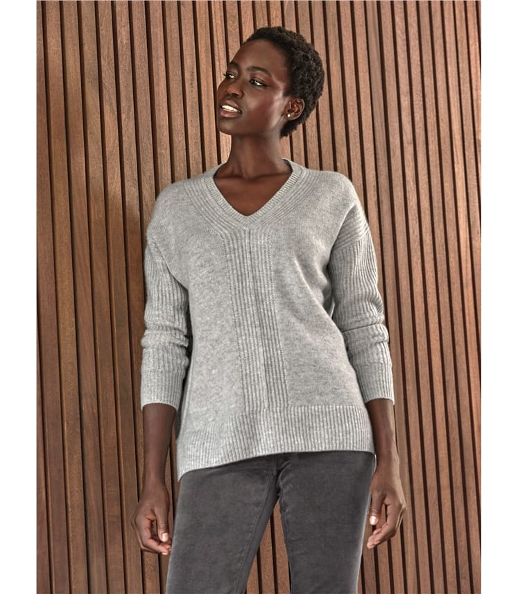 Heather Dove | Cashmere Chunky V Neck Sweater | WoolOvers US