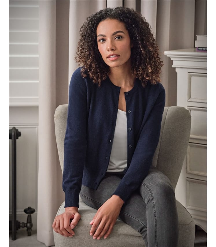 Cardigan court luxueux en pur cachemire