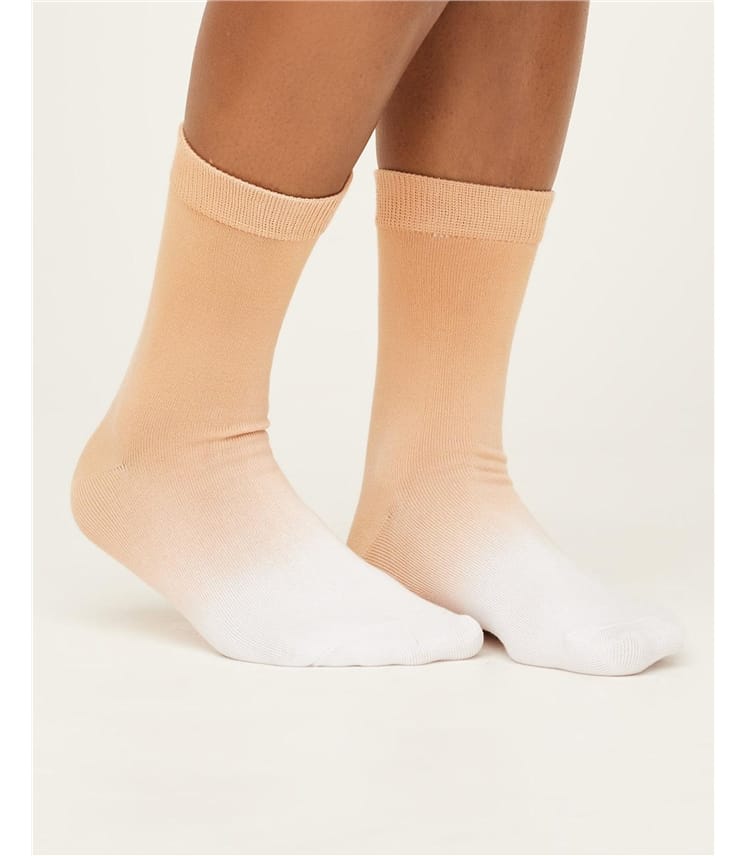 Chaussettes teintes par immersion