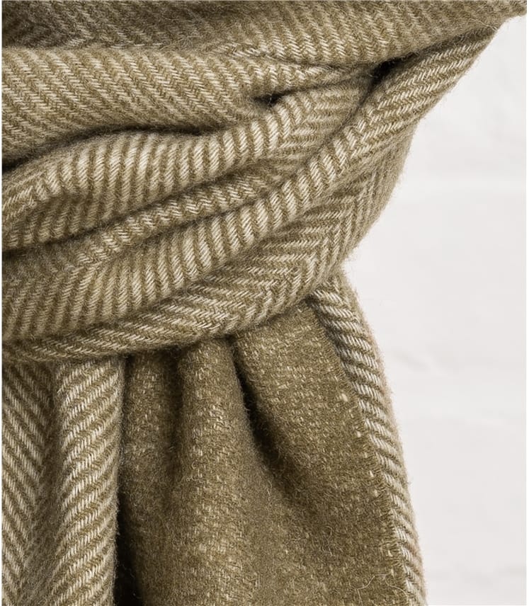 Green/Cream | Mens Pure Wool Herringbone Scarf | WoolOvers US