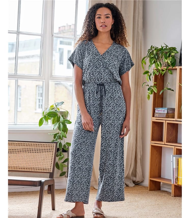 Marlee - Lenzing EcoVero™ Bedrucker Jumpsuit in Wickeloptik