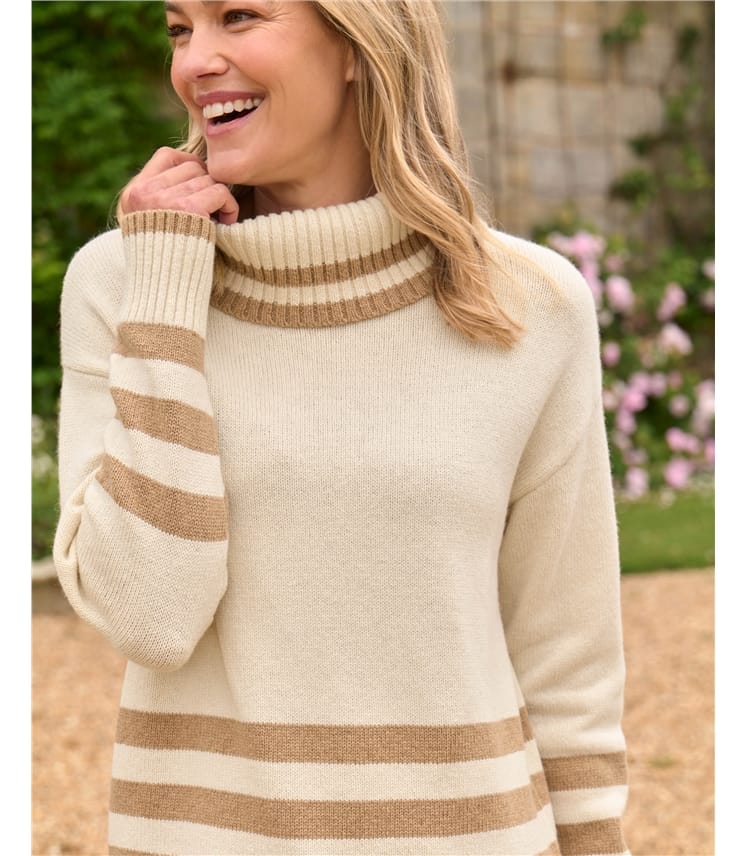 Gestreifter Rollkragenpullover