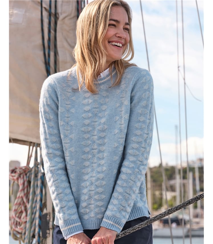 Weicher Pullover mit Ton-in-Ton Muster