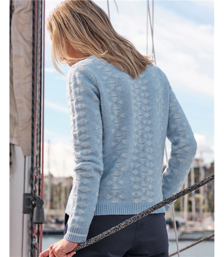 Weicher Pullover mit Ton-in-Ton Muster