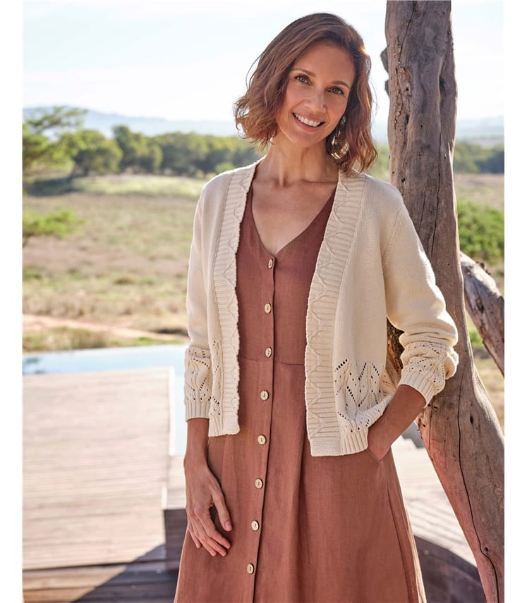 Verschlusslose Lochstrickjacke
