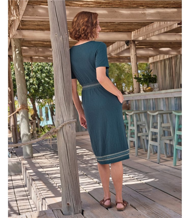 Jerseykleid mit Zierstickereien