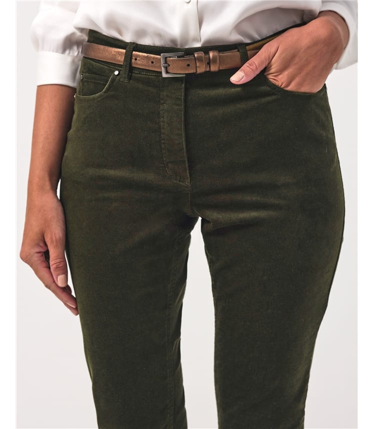 Röhrenjeans aus Samt