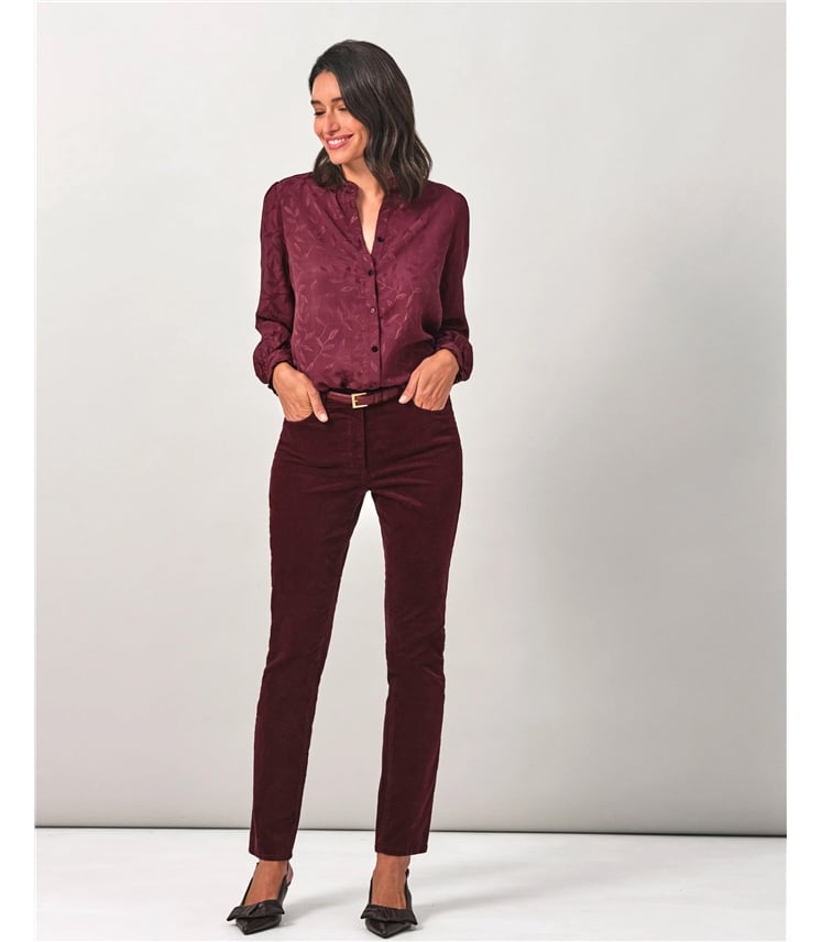 Röhrenjeans aus Samt