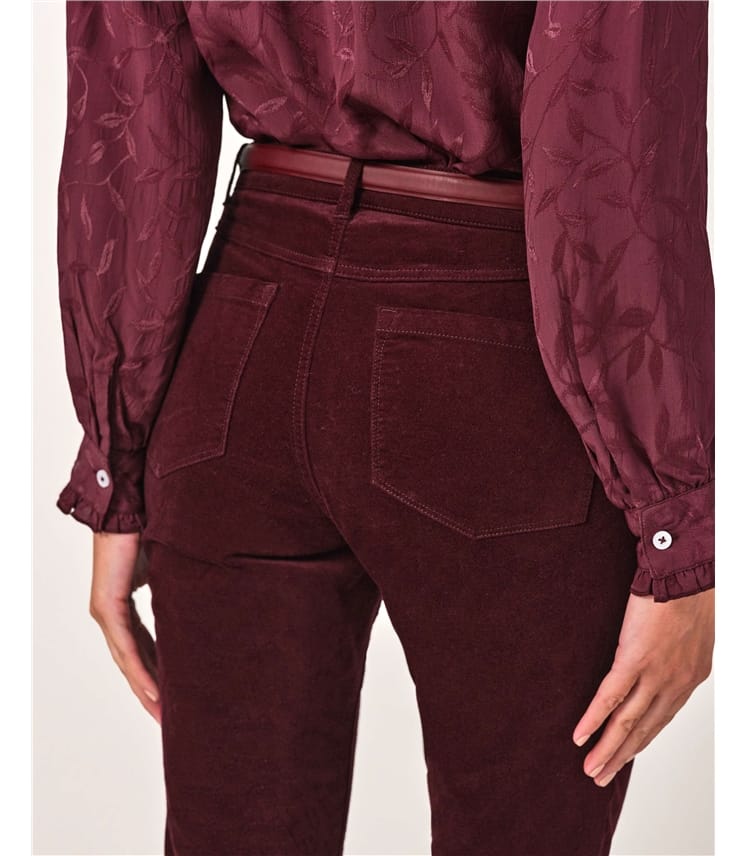 Röhrenjeans aus Samt