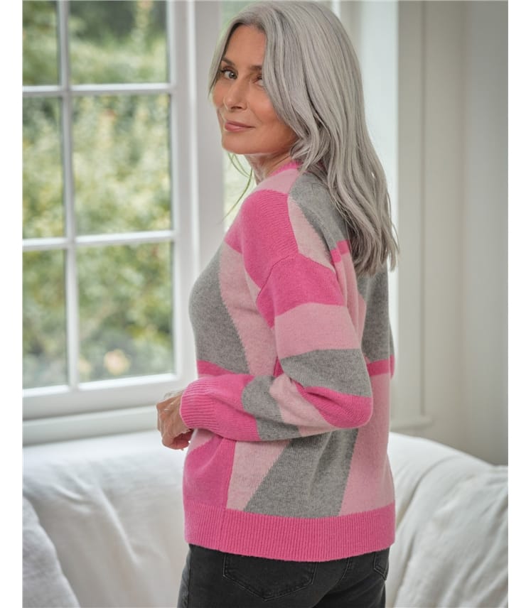 Pull à grands motifs géométriques