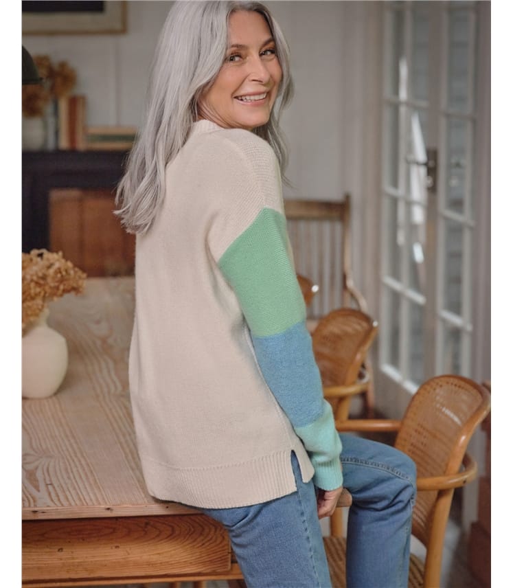 Pull à manches colorées et col rond
