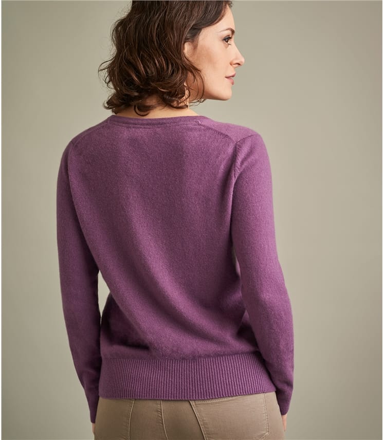 Light Aubergine Womens Luxurious Pure Cashmere V Neck Jumper