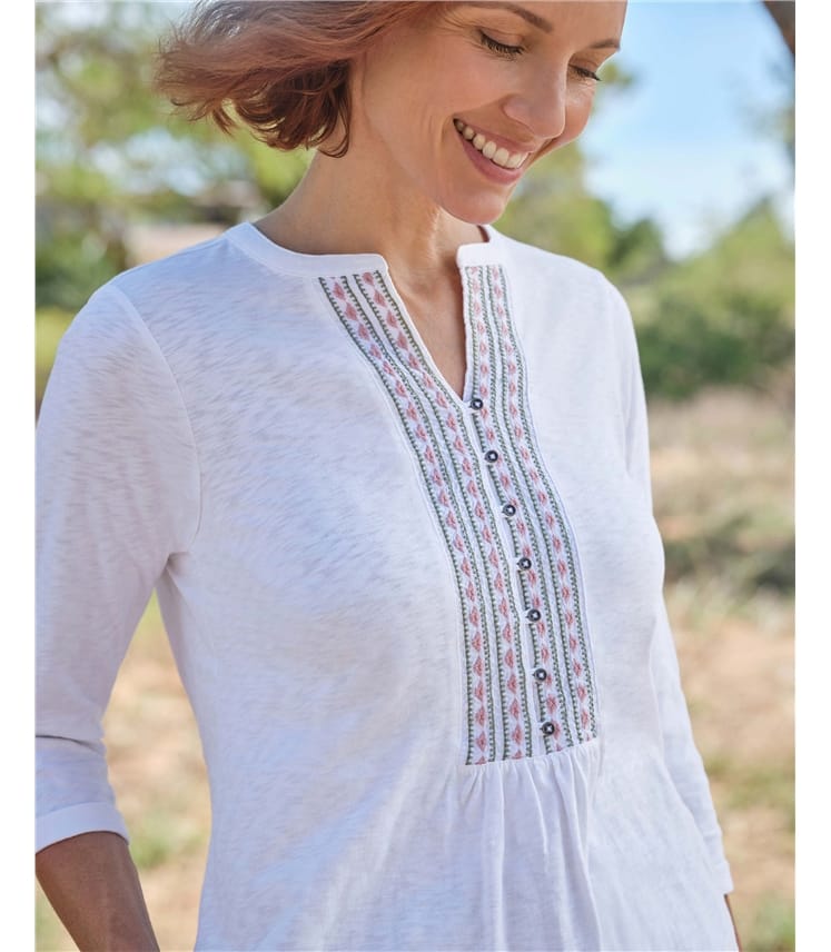 Langarmshirt mit geschlitztem Ausschnitt